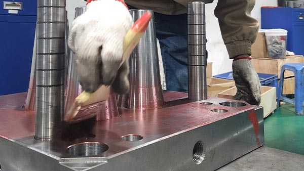 模具制造加工厂家：填充工艺优化-破解产品质量痛点