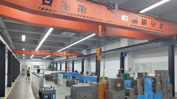 大型塑胶模具注塑：孔结构设计与型芯管控要点