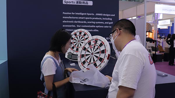 ODM电子飞镖靶厂_专业飞镖靶定制加工_大银塑胶 ODM电子飞镖靶厂_专业飞镖靶定制加工_大银塑胶