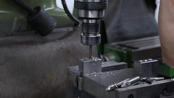 东莞大型注塑模具厂家_大吨位塑胶模具制造_东莞大银塑胶 东莞大型注塑模具厂家_大吨位塑胶模具制造_东莞大银塑胶